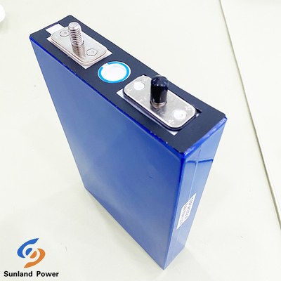 Pièce de poche en aluminium 3.2V LiFePO4 Batterie 100AH Pour le système d'énergie solaire EV