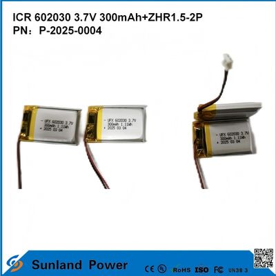 602030 3.7V 300mAh + ZHR1.5-2P Batterie de conception ultra-mince Compatibilité flexible pour divers petits appareils intelligents Écouteurs Bluetooth Appareils portables et équipements médicaux portables