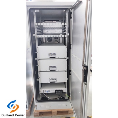 Batterie du système 230.4V 150AH LiFePO4 de stockage de l'énergie de 50KWH ESS avec le refroidissement à l'air de Cabinet